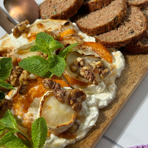 Kastanienbrot mit Aprikosen & Ziegenkäse