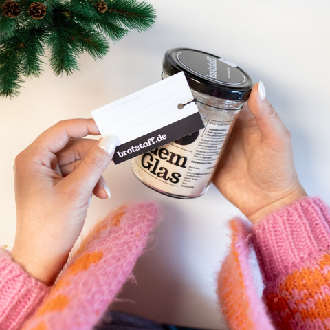 Backmischung im Glas mit Anhänger